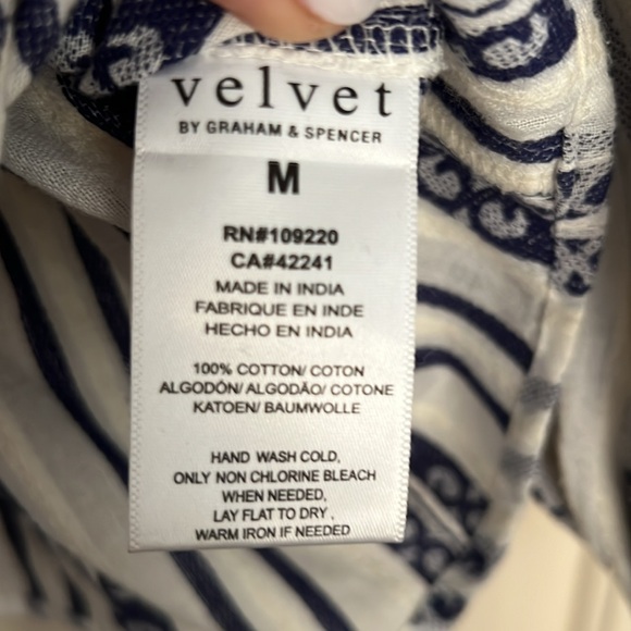 GUC Velvet peasant blouse size medium - Picture 5 of 6